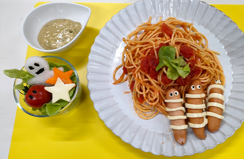 ハッピーハロウィン 紅茶のトマトソースパスタ